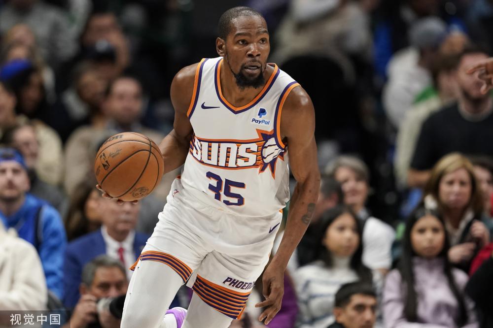 对两位年轻 对两位年轻