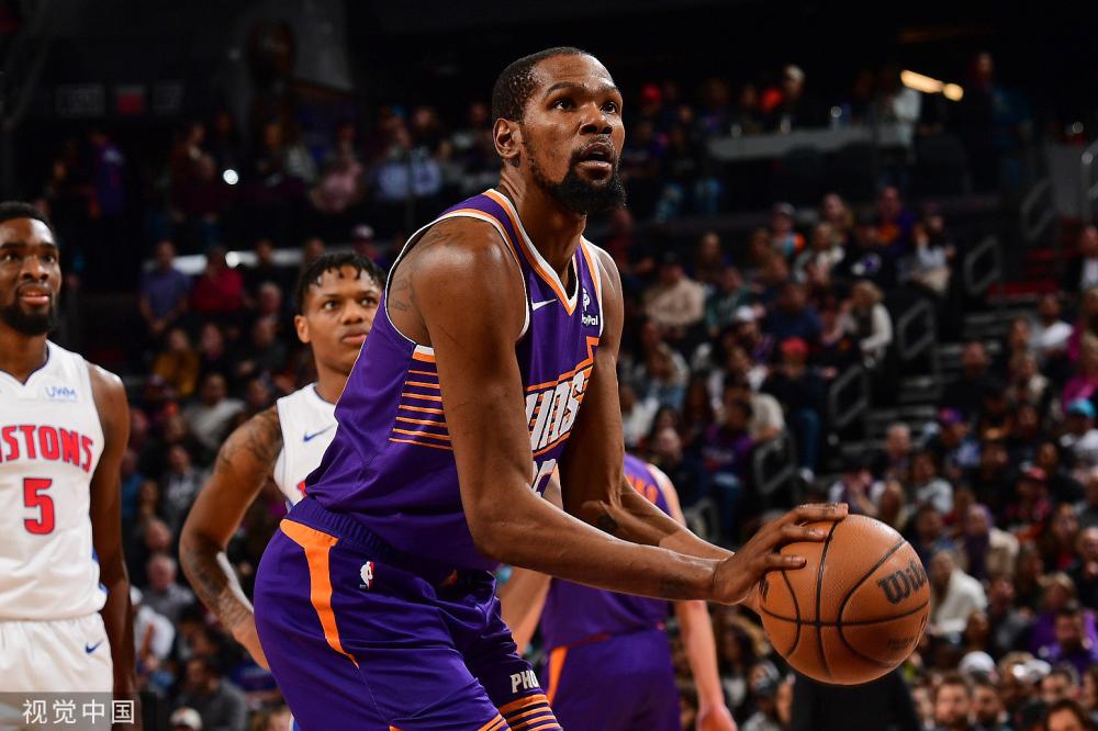 运动员们在 运动员们在