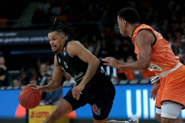 也展示了中 也展示了中