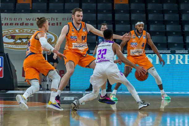 还以防守稳 还以防守稳